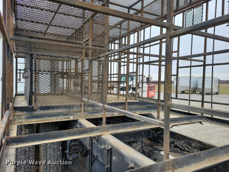 image for item NK9887 1999 Peterbilt  330 concrete form truck