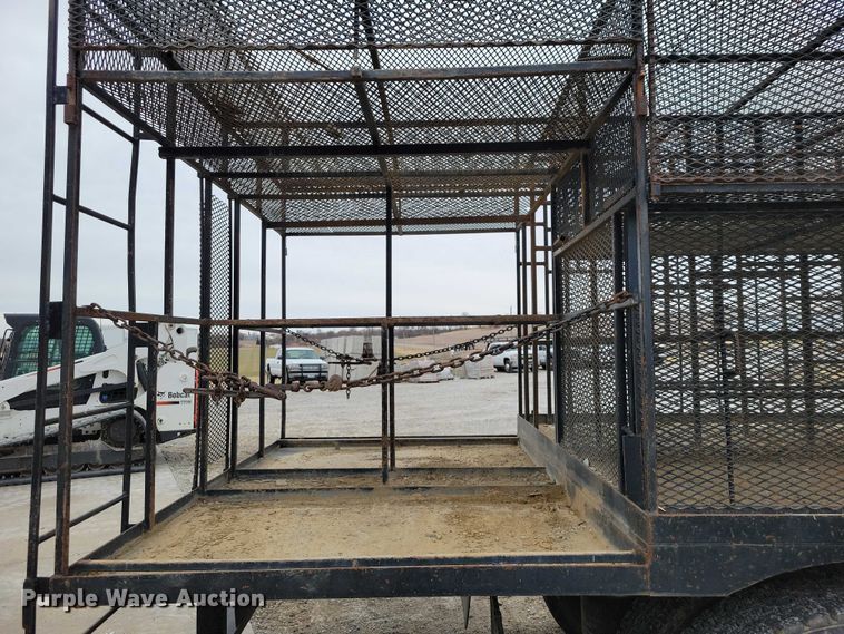 image for item NK9887 1999 Peterbilt  330 concrete form truck