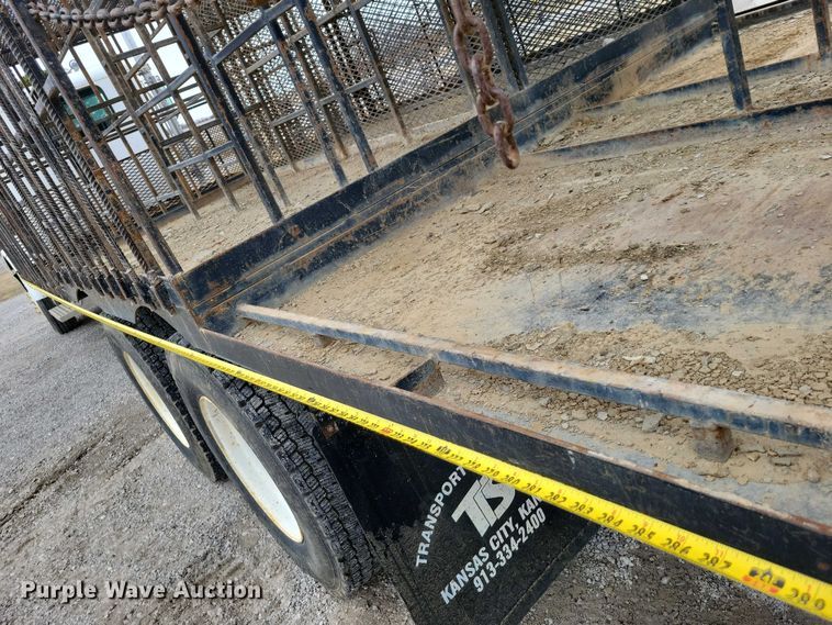 image for item NK9887 1999 Peterbilt  330 concrete form truck