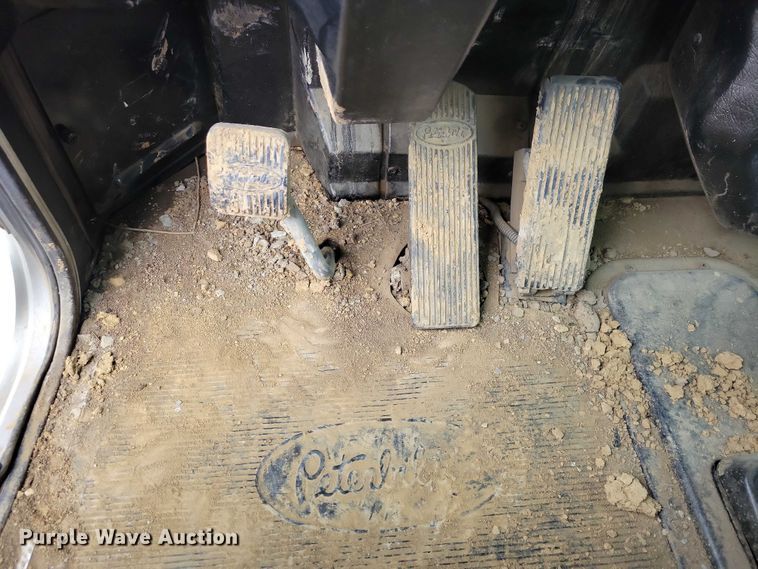 image for item NK9887 1999 Peterbilt  330 concrete form truck