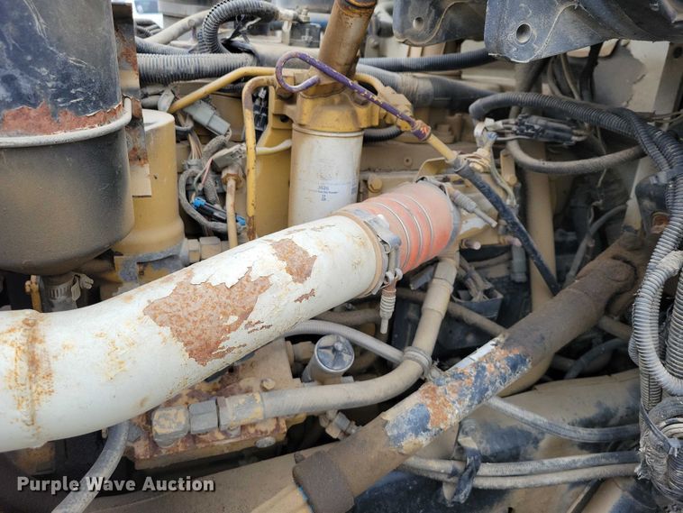 image for item NK9887 1999 Peterbilt  330 concrete form truck