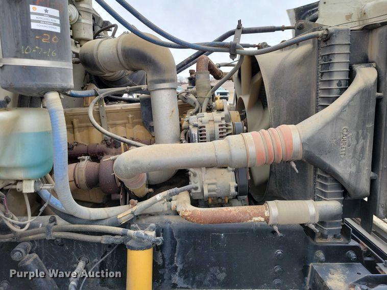 image for item NK9887 1999 Peterbilt  330 concrete form truck