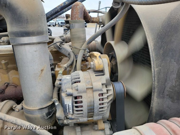 image for item NK9887 1999 Peterbilt  330 concrete form truck