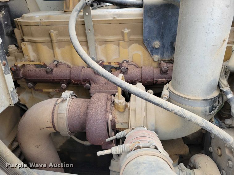 image for item NK9887 1999 Peterbilt  330 concrete form truck