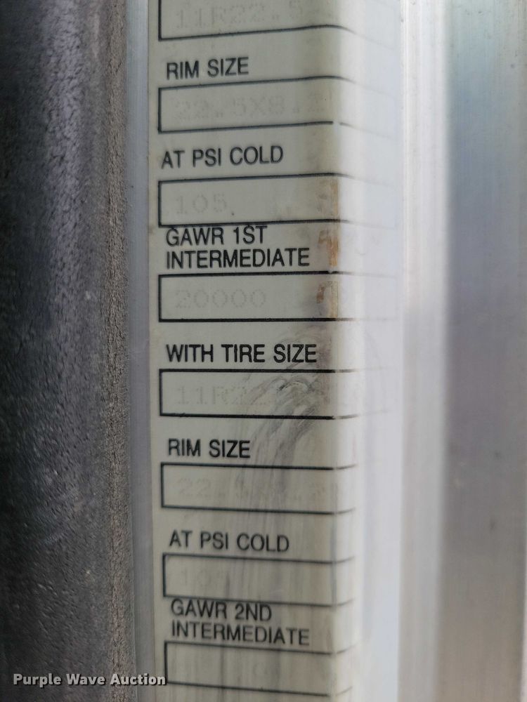 image for item NK9887 1999 Peterbilt  330 concrete form truck