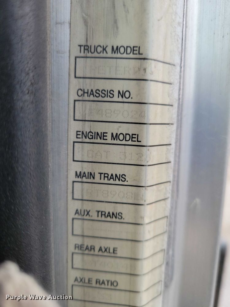 image for item NK9887 1999 Peterbilt  330 concrete form truck