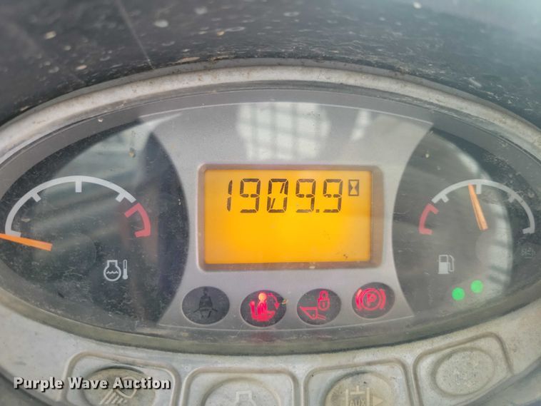 image for item NK9888 2016 Bobcat T770 tracked skid steer loader