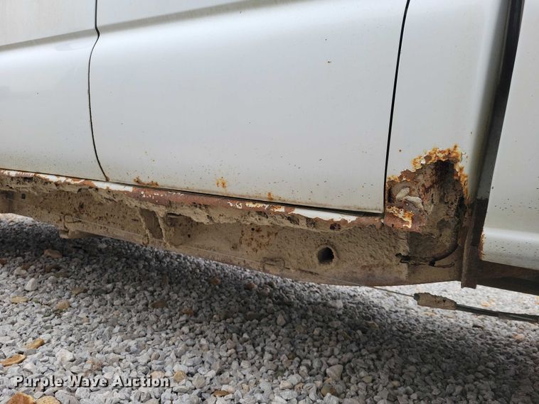 image for item NK9889 2002 Chevrolet  Silverado 2500HD Ext. Cab pickup truck