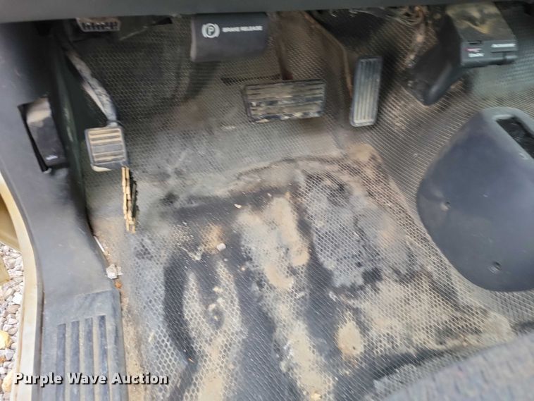 image for item NK9889 2002 Chevrolet  Silverado 2500HD Ext. Cab pickup truck