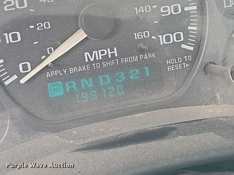 image for item NK9889 2002 Chevrolet  Silverado 2500HD Ext. Cab pickup truck