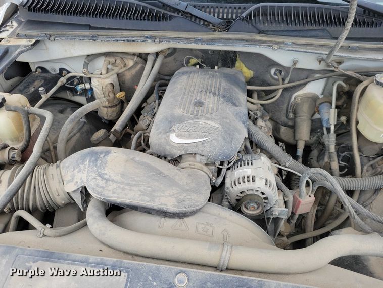 image for item NK9889 2002 Chevrolet  Silverado 2500HD Ext. Cab pickup truck