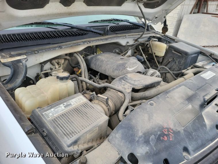 image for item NK9889 2002 Chevrolet  Silverado 2500HD Ext. Cab pickup truck