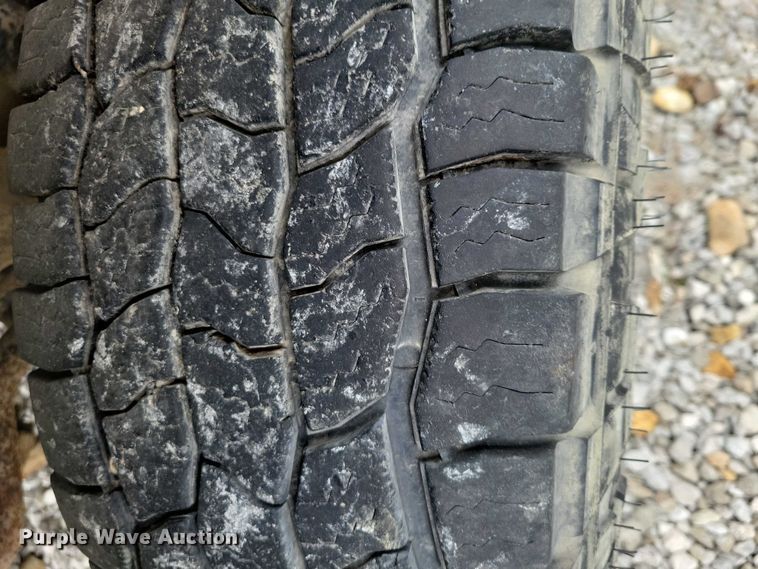 image for item NK9889 2002 Chevrolet  Silverado 2500HD Ext. Cab pickup truck