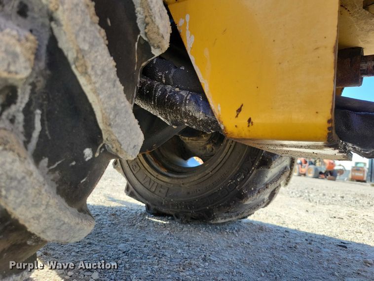 image for item NK9907 2004 Vermeer LM42 trencher