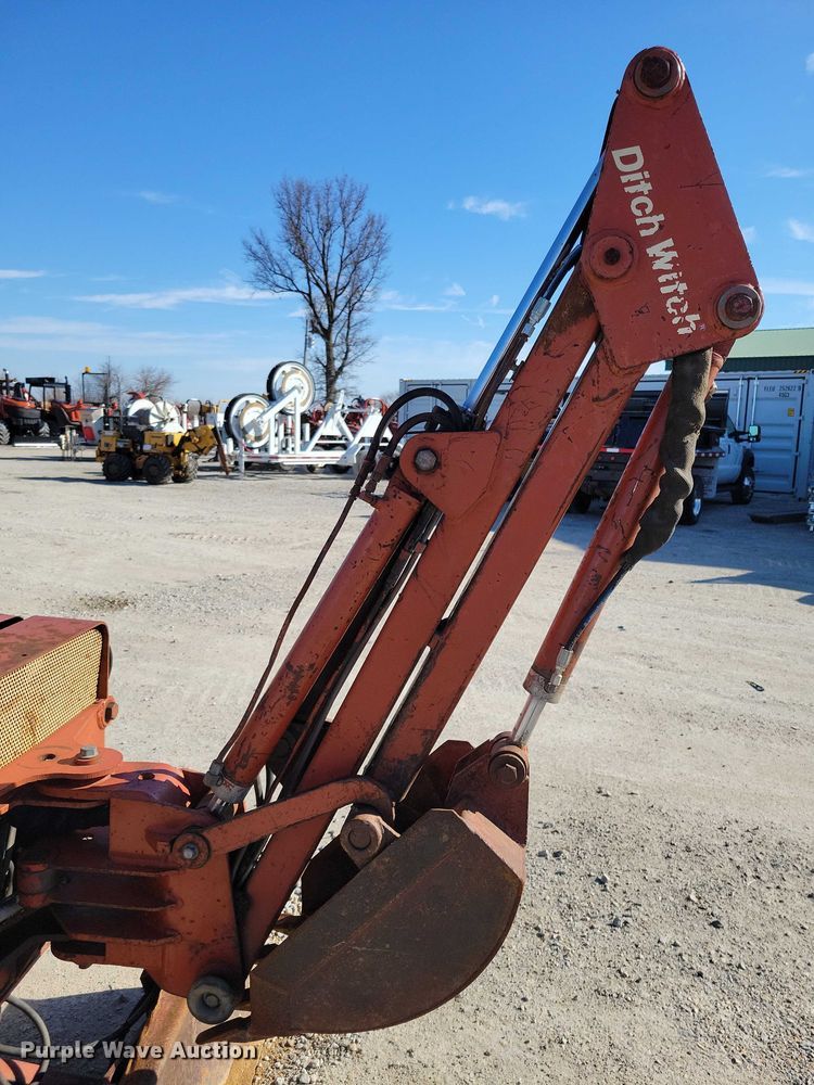 image for item NK9909 1987 Ditch Witch 2310 trencher