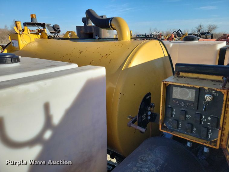 image for item NK9910 2008 Morooka MST-1500VD track carrier with Vermeer VX50-500 vacuum excavator