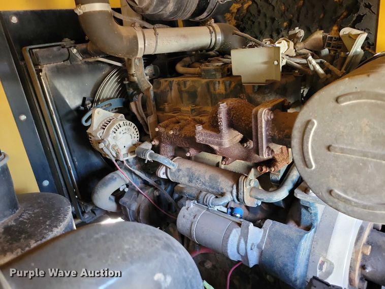 image for item NK9910 2008 Morooka MST-1500VD track carrier with Vermeer VX50-500 vacuum excavator