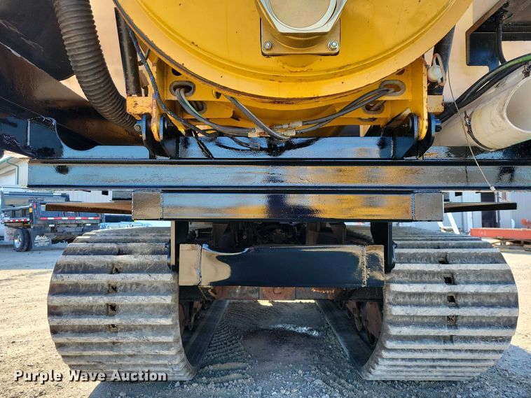 image for item NK9910 2008 Morooka MST-1500VD track carrier with Vermeer VX50-500 vacuum excavator