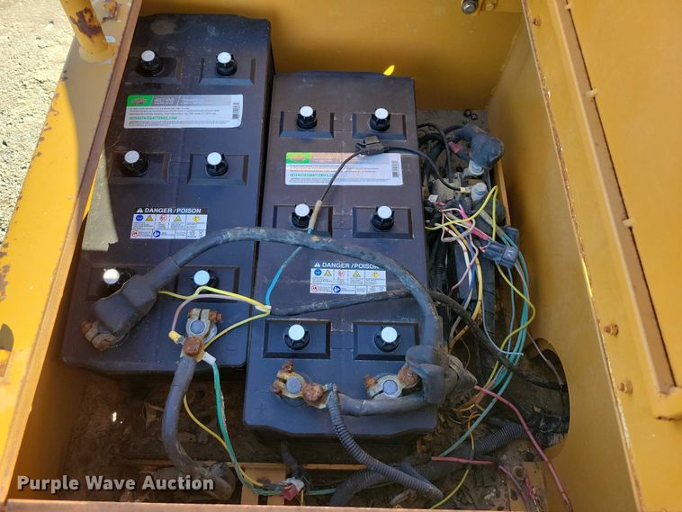 image for item NK9910 2008 Morooka MST-1500VD track carrier with Vermeer VX50-500 vacuum excavator