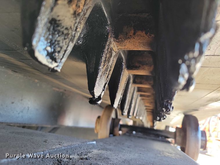 image for item NK9910 2008 Morooka MST-1500VD track carrier with Vermeer VX50-500 vacuum excavator