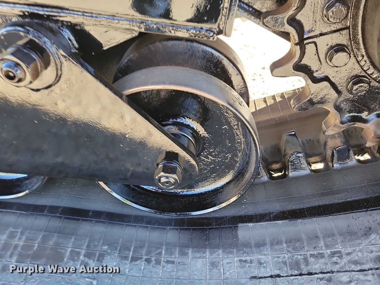 image for item NK9910 2008 Morooka MST-1500VD track carrier with Vermeer VX50-500 vacuum excavator