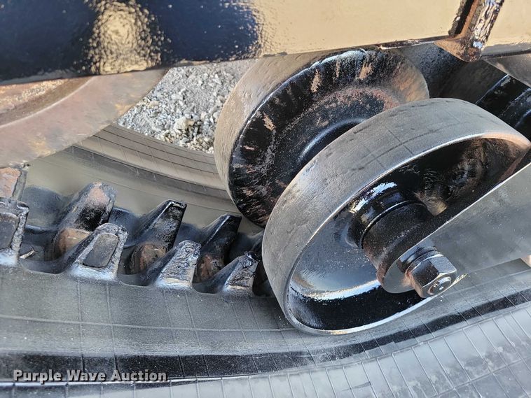 image for item NK9910 2008 Morooka MST-1500VD track carrier with Vermeer VX50-500 vacuum excavator