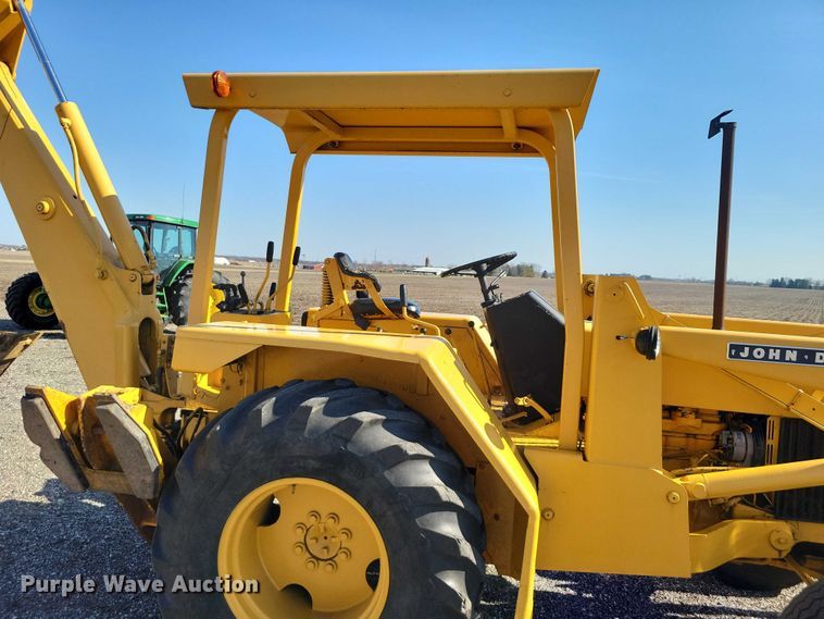 image for item NK9914 1979 John Deere  310AD backhoe