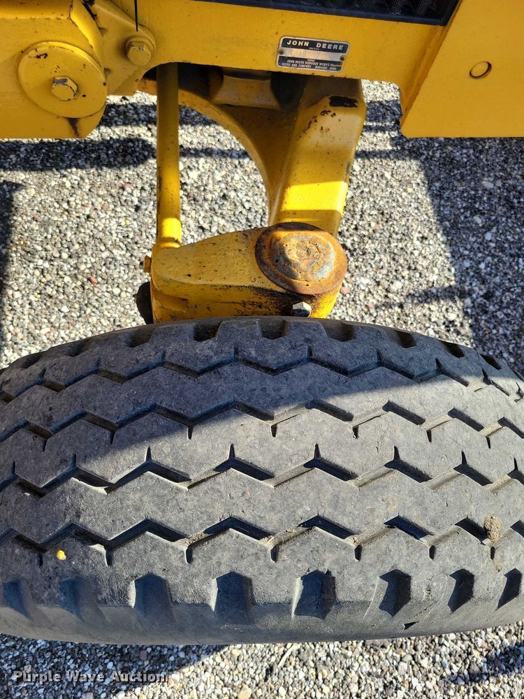 image for item NK9914 1979 John Deere  310AD backhoe