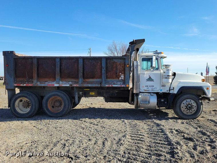 image for item NK9918 1999 Mack RD688S dump truck