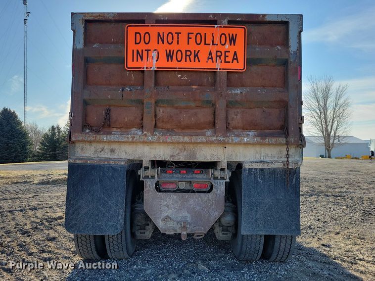 image for item NK9918 1999 Mack RD688S dump truck