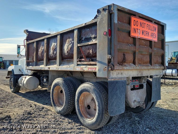 image for item NK9918 1999 Mack RD688S dump truck