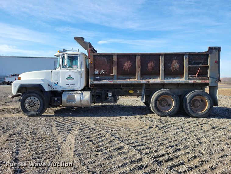 image for item NK9918 1999 Mack RD688S dump truck