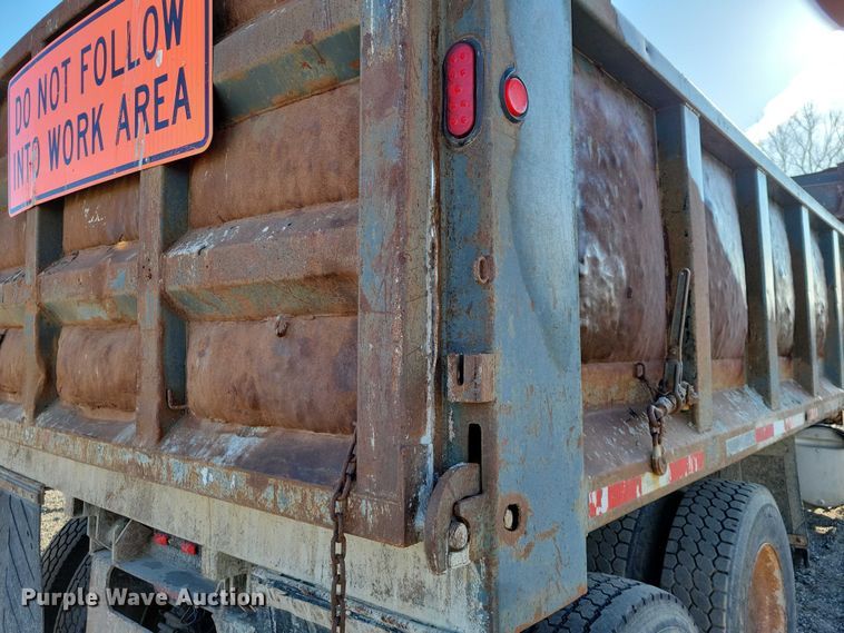 image for item NK9918 1999 Mack RD688S dump truck