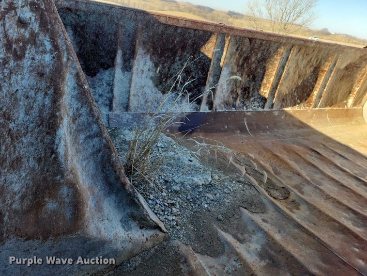 image for item NK9918 1999 Mack RD688S dump truck