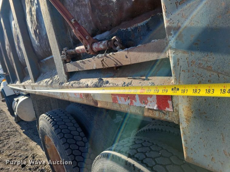 image for item NK9918 1999 Mack RD688S dump truck