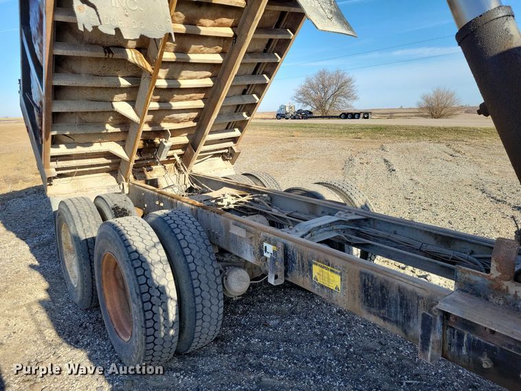 image for item NK9918 1999 Mack RD688S dump truck