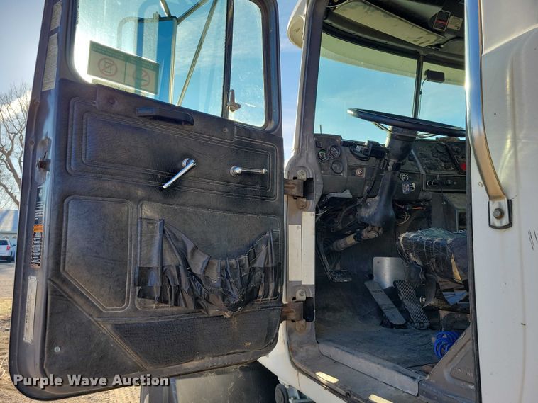 image for item NK9918 1999 Mack RD688S dump truck