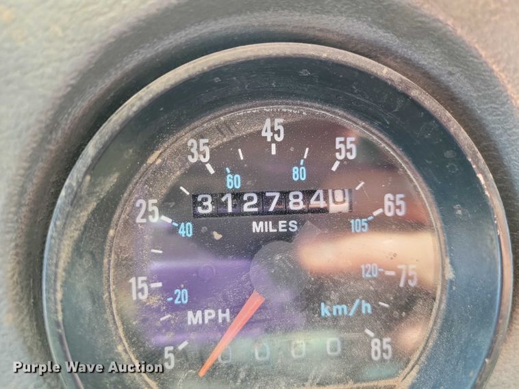 image for item NK9918 1999 Mack RD688S dump truck