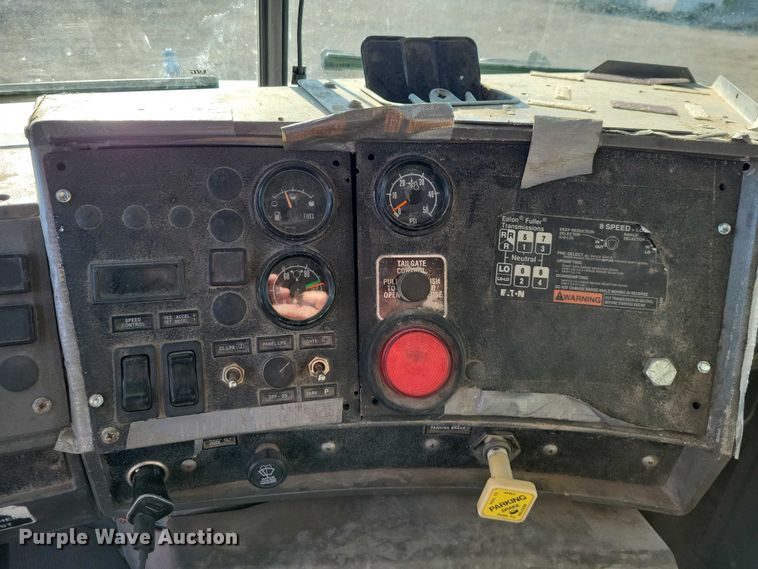 image for item NK9918 1999 Mack RD688S dump truck