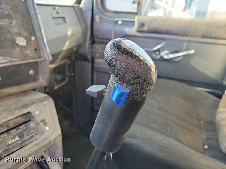 image for item NK9918 1999 Mack RD688S dump truck