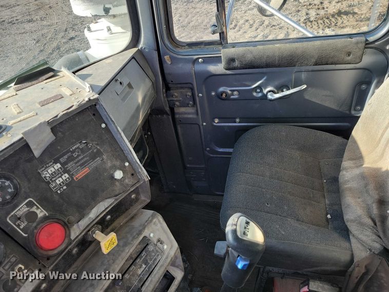 image for item NK9918 1999 Mack RD688S dump truck