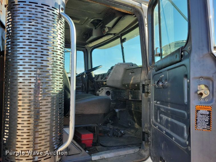 image for item NK9918 1999 Mack RD688S dump truck