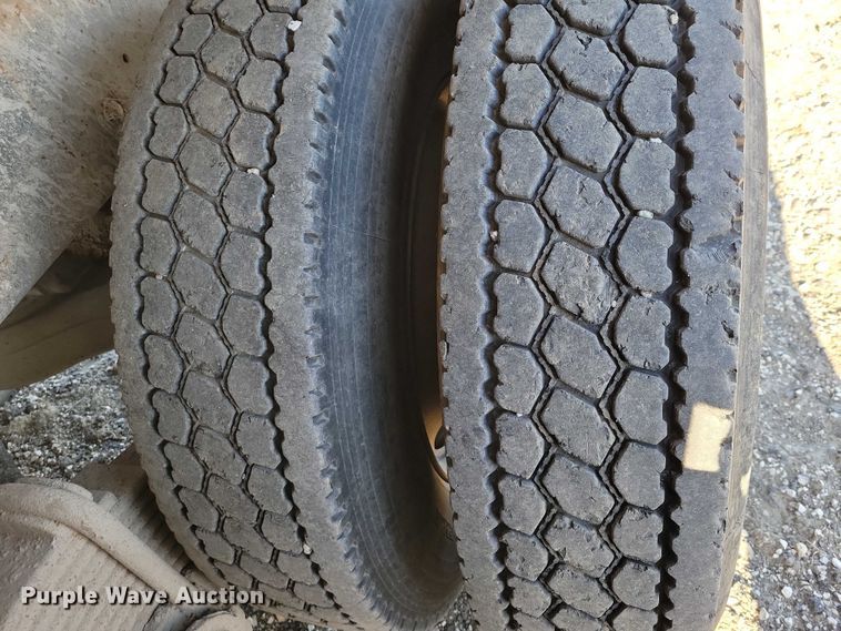 image for item NK9918 1999 Mack RD688S dump truck