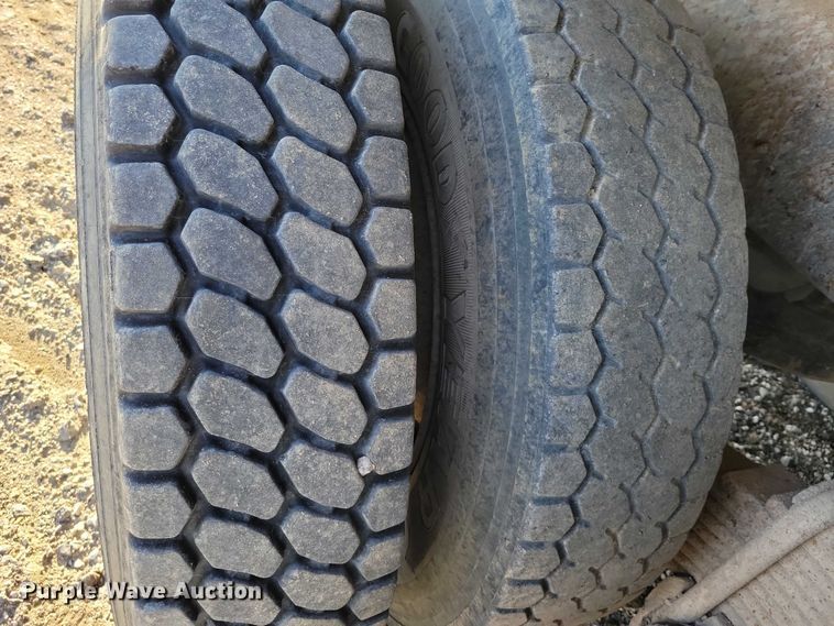 image for item NK9918 1999 Mack RD688S dump truck