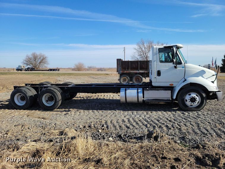 image for item NK9919 2016 International 8600 semi truck