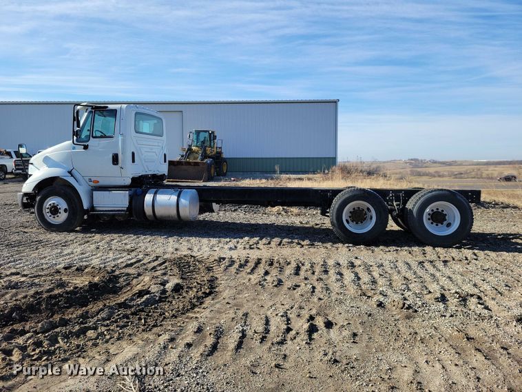 image for item NK9919 2016 International 8600 semi truck