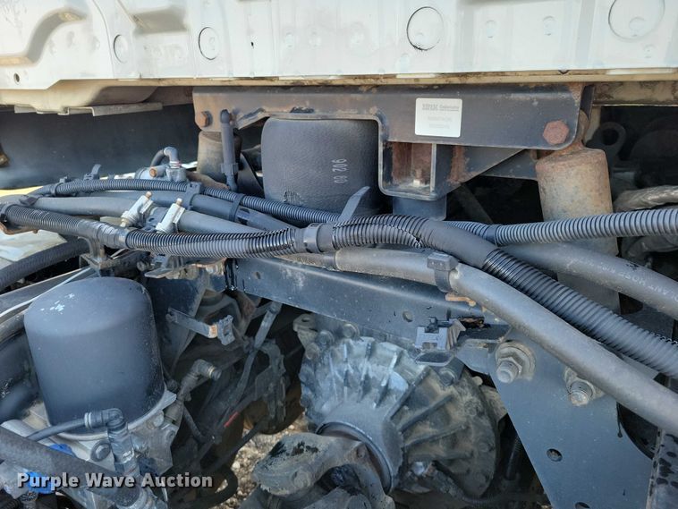 image for item NK9919 2016 International 8600 semi truck