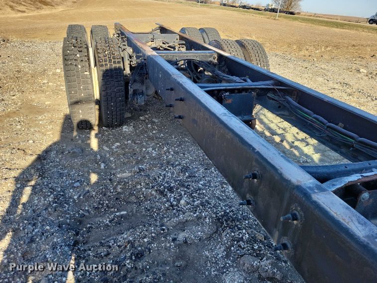 image for item NK9919 2016 International 8600 semi truck