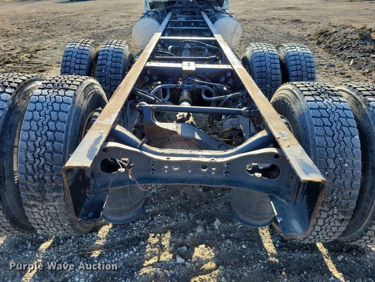 image for item NK9919 2016 International 8600 semi truck