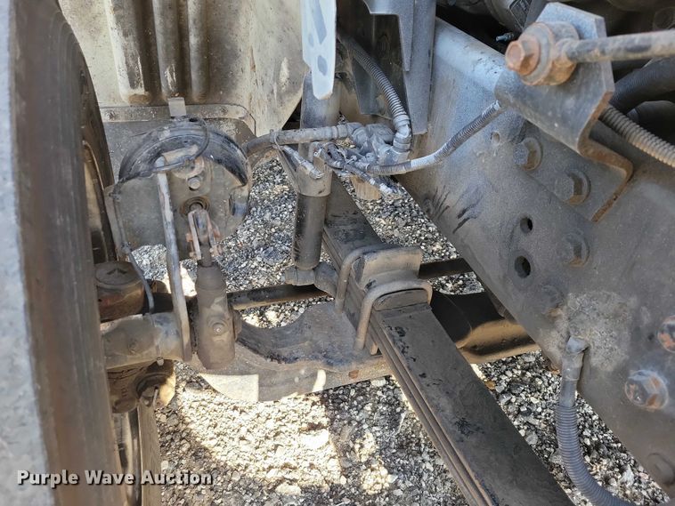 image for item NK9919 2016 International 8600 semi truck